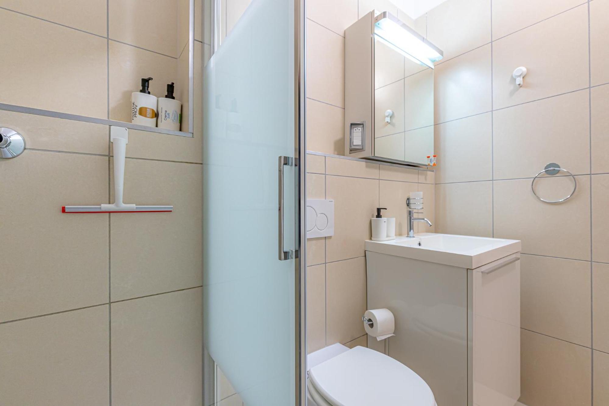 Lugano Station Apartment With Free Parking Екстер'єр фото